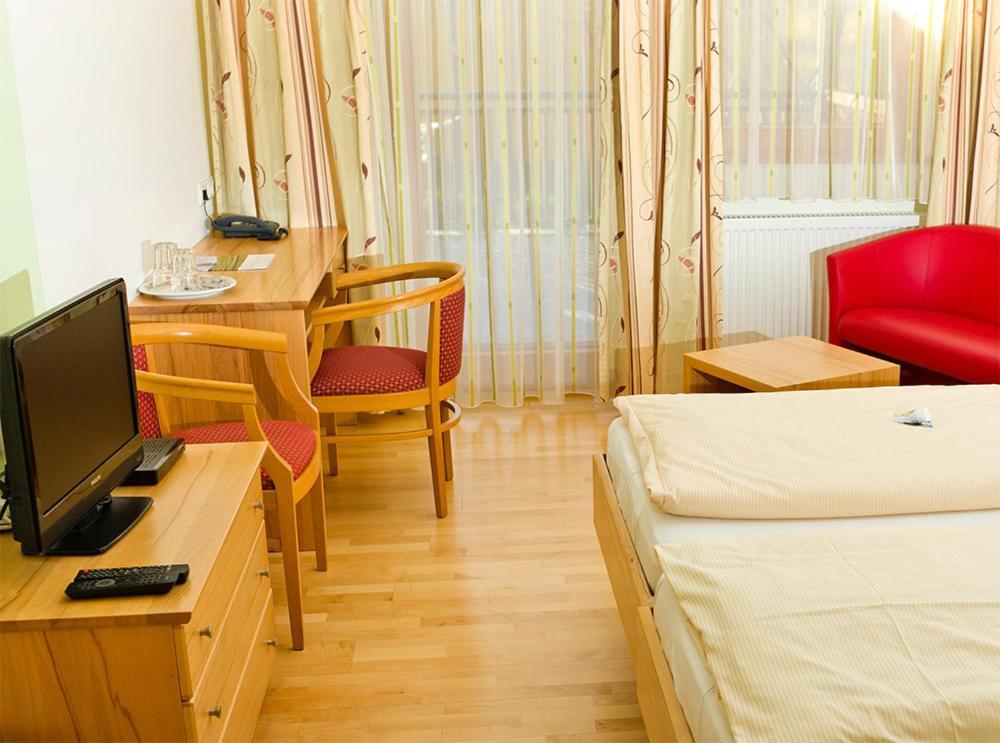 Kurhotel Bad Zell Екстериор снимка
